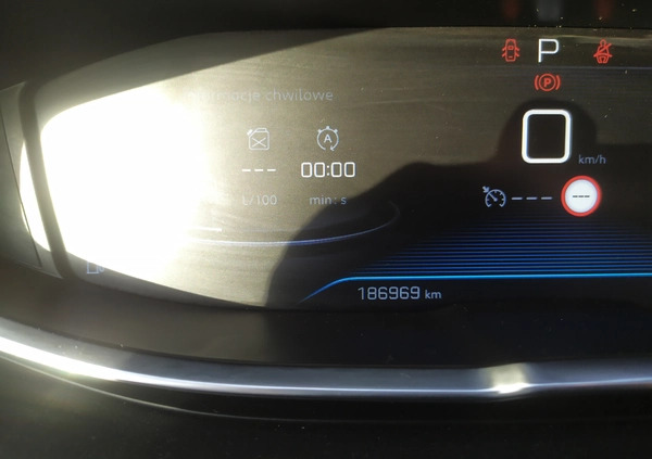 Peugeot 5008 cena 57900 przebieg: 186000, rok produkcji 2018 z Siemiatycze małe 254